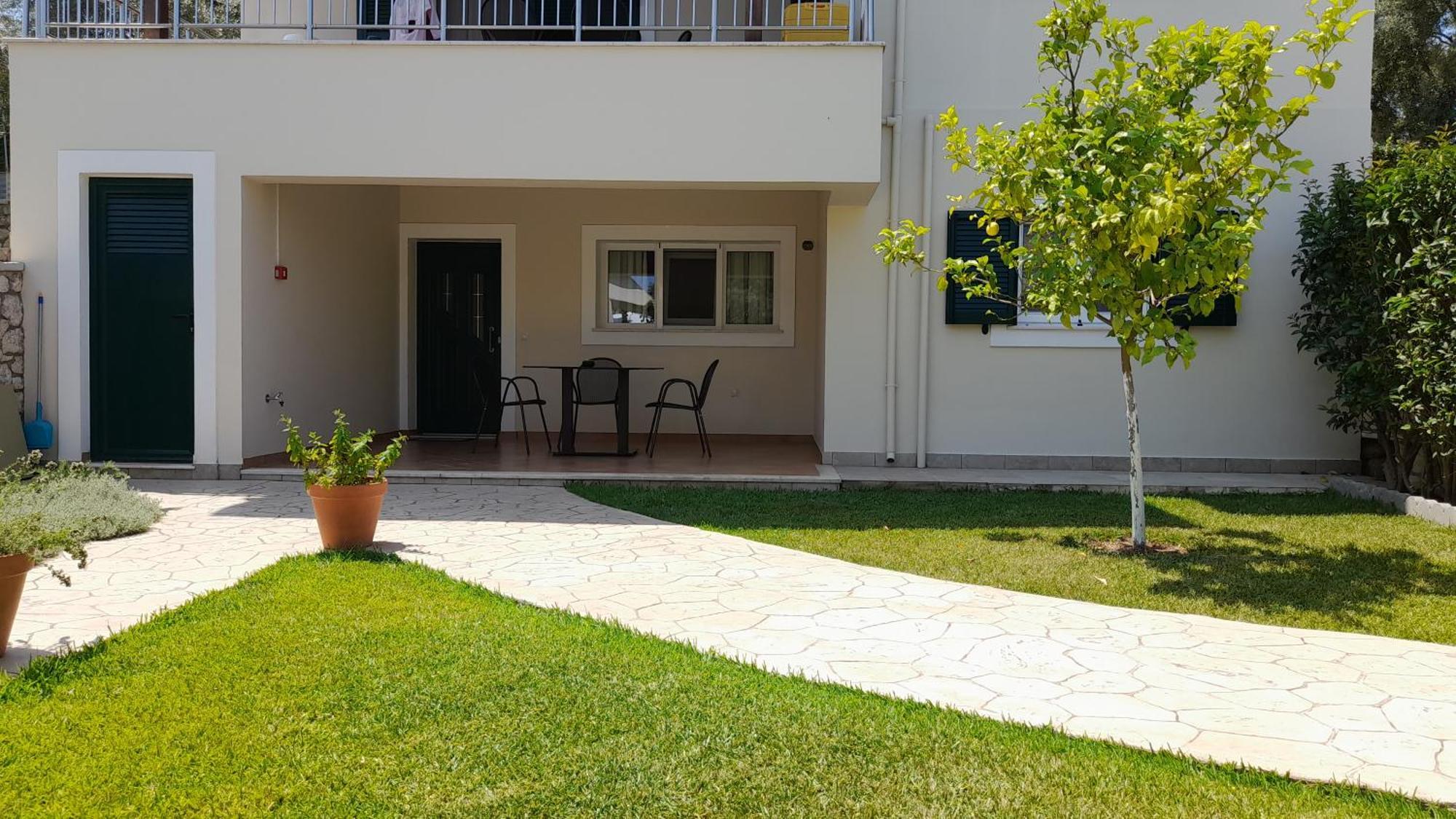 Lefkogea Villas & Apartments Tsoukaládhes Exterior foto